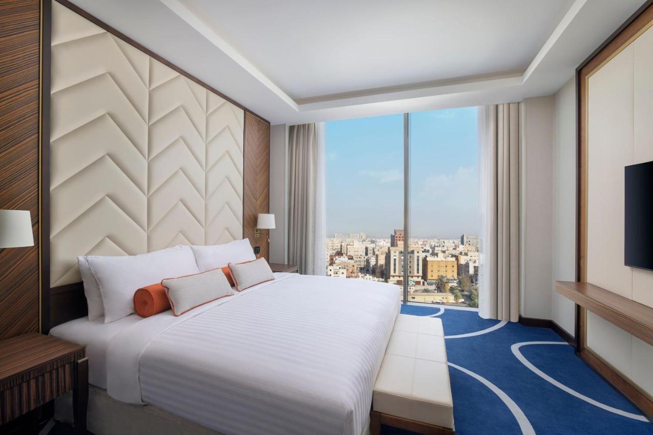 Jeddah Marriott Hotel Madinah Road Exterior foto A bedroom at the hotel